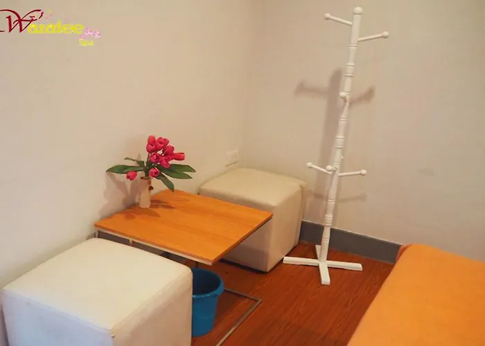 Waratee Hotel 3*