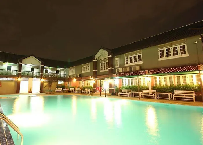 Waratee Hotel